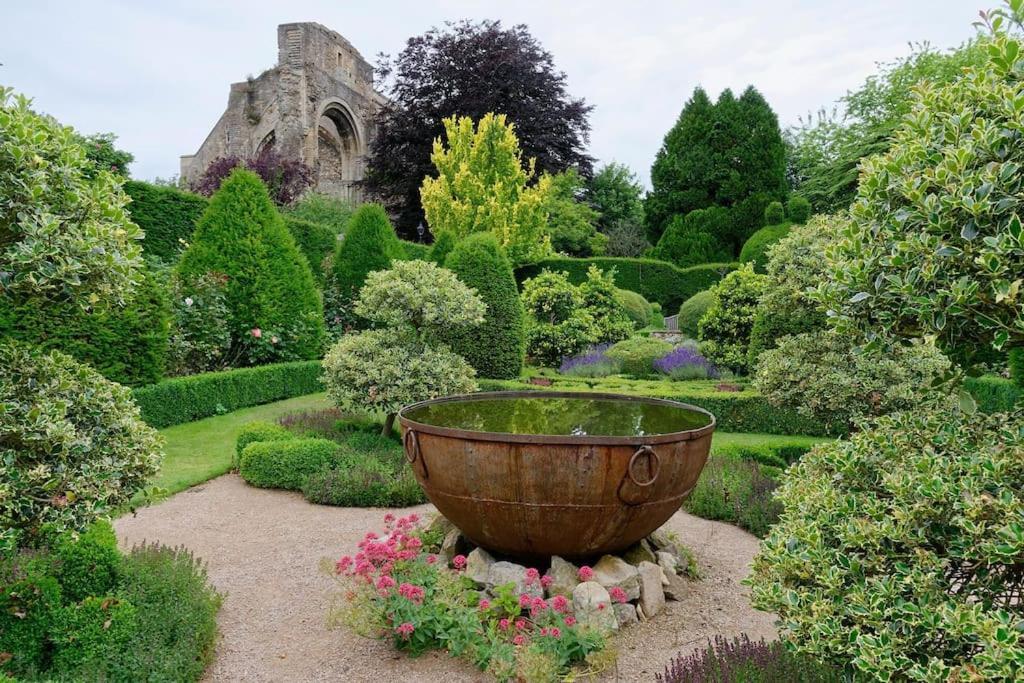 Cotswold Manor House - Country House Retreat With Hot Tub, Ideal For Large Groups Petty France Exterior foto